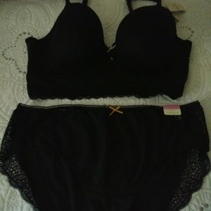Lane Bryant Bra and 3 panties set